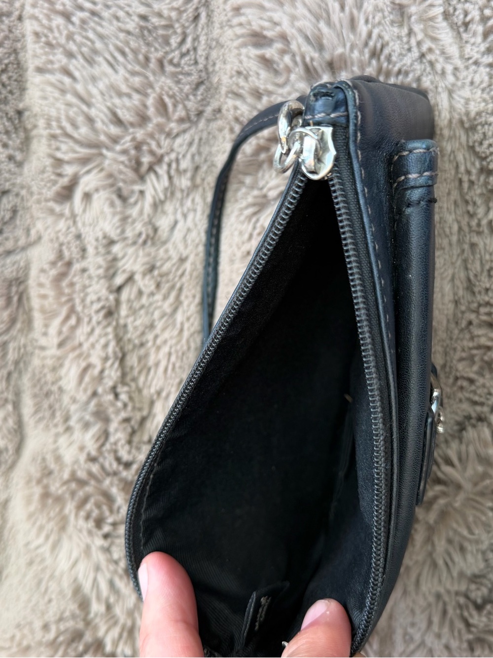 Vintage Coach Hamptons Soho Black Leather Wristlet Buckle Pocket Wallet Zip Y2K - Picture 11 of 11